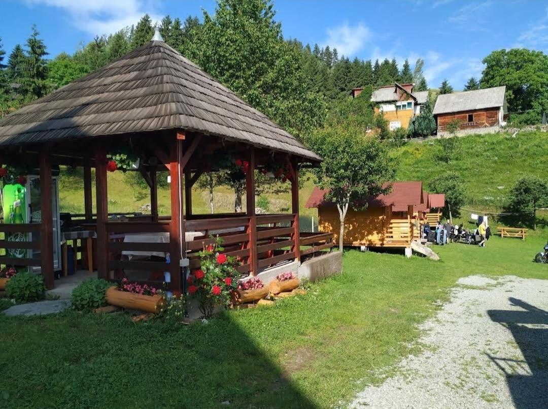 Appartamento Casuta Pietrosul Rodnei Borşa Esterno foto